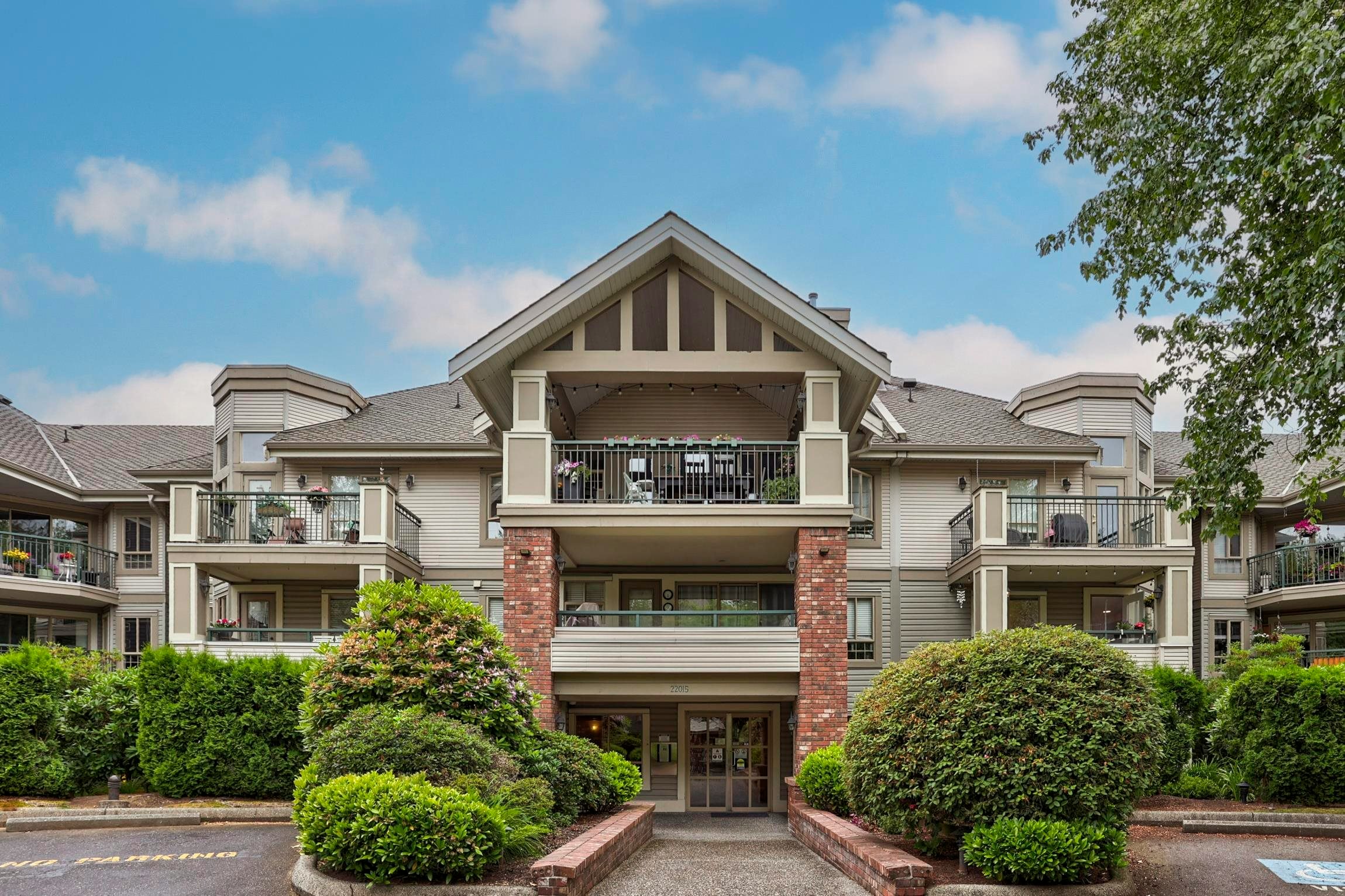 221-22015 48 Avenue, Langley, BC, V3A 8L3
