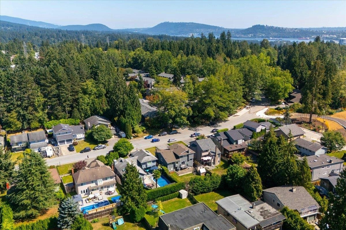 1999 Rufus Drive, North Vancouver, BC, V7J 3N2 - 32