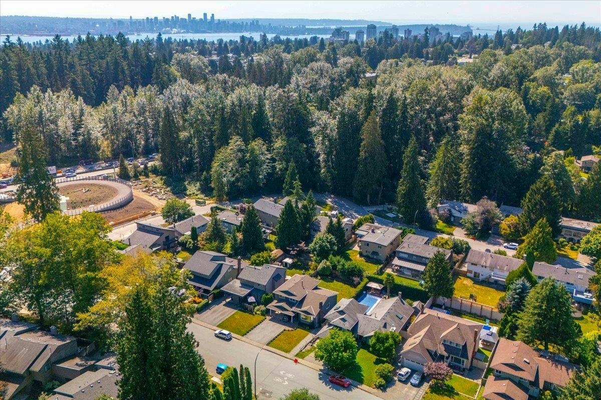 1999 Rufus Drive, North Vancouver, BC, V7J 3N2 - 33
