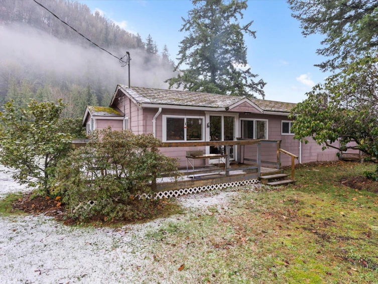 238 Maple Falls Road, Columbia Valley, BC, V2R 4X6 - 3