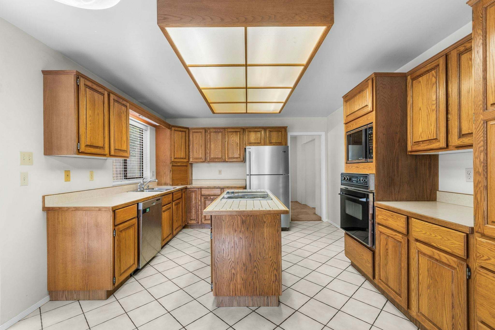 5858 Baffin Place, Burnaby, BC, V5H 3S8 - 12