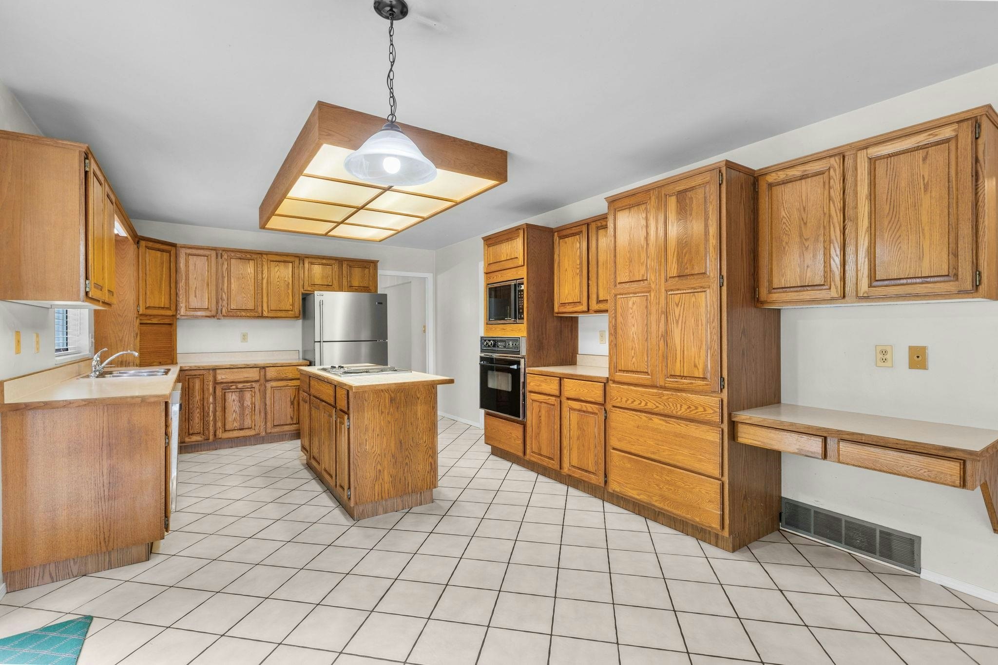 5858 Baffin Place, Burnaby, BC, V5H 3S8 - 14