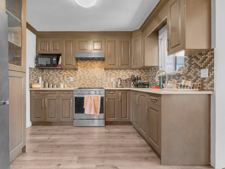 13430 64 Avenue, Surrey, BC, V3W 8V6 - 2