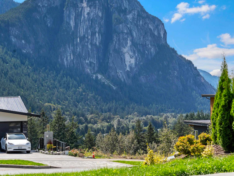 2250 Crumpit Woods Drive, Squamish, BC, V8B 0T6 - 2