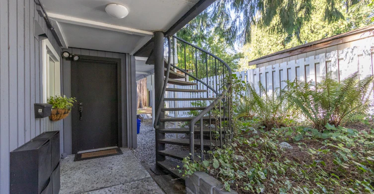 Suite-2673 Woodbine Drive, North Vancouver, BC, V7R 2R7 - 2
