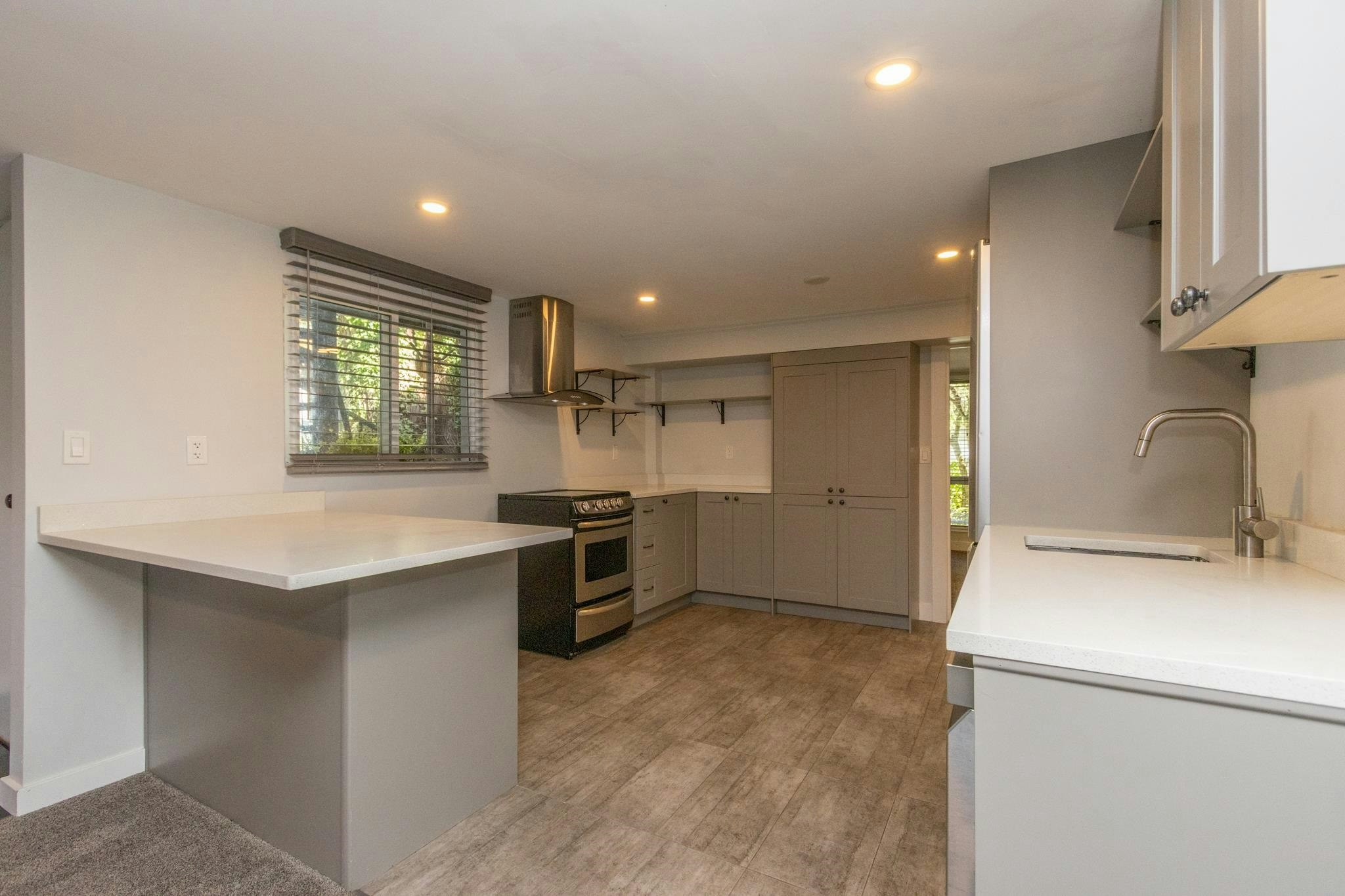 Suite-2673 Woodbine Drive, North Vancouver, BC, V7R 2R7 - 9