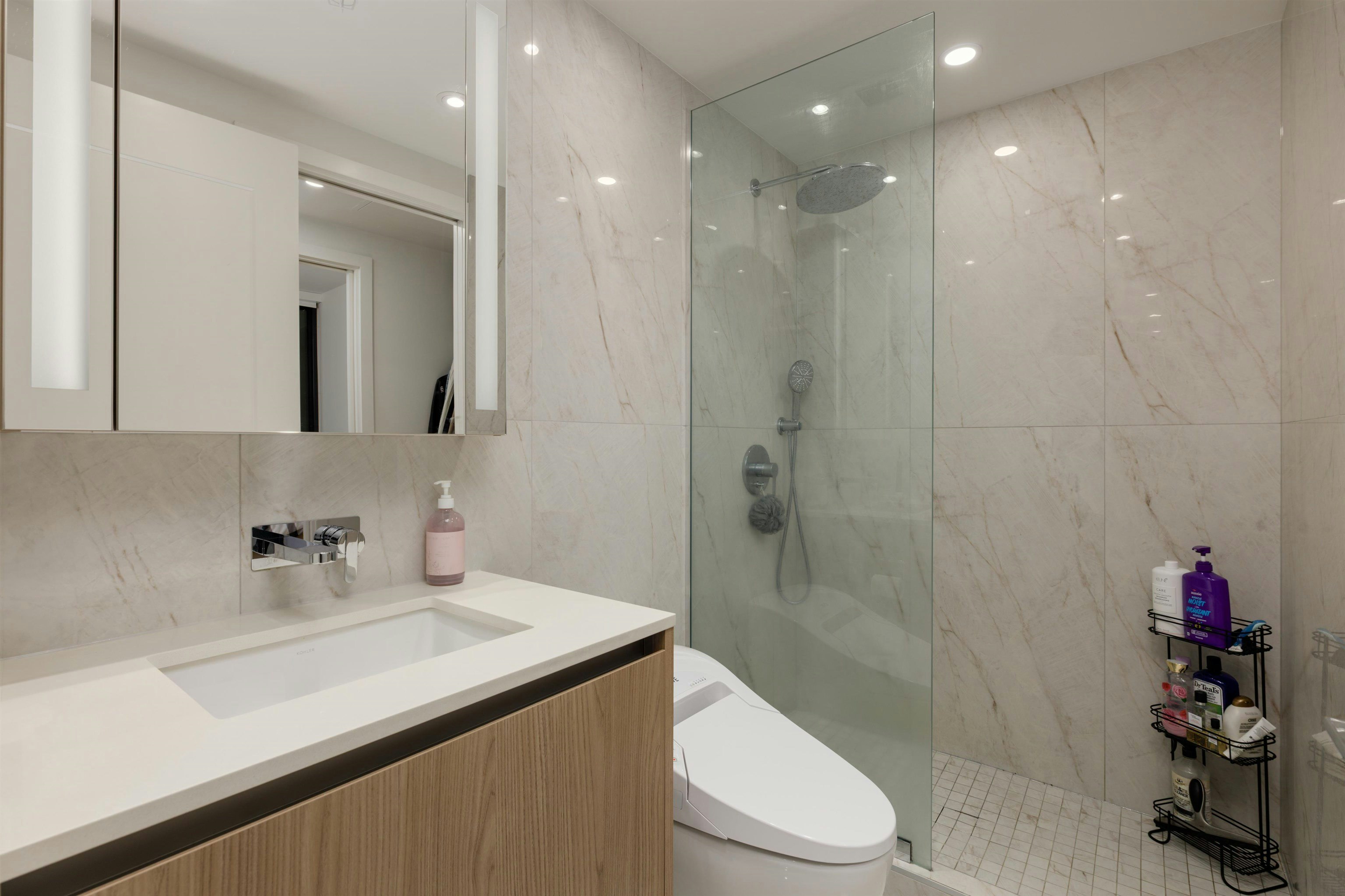 1005-135 E 13th Street, North Vancouver, BC, V7L 0J8 - 9
