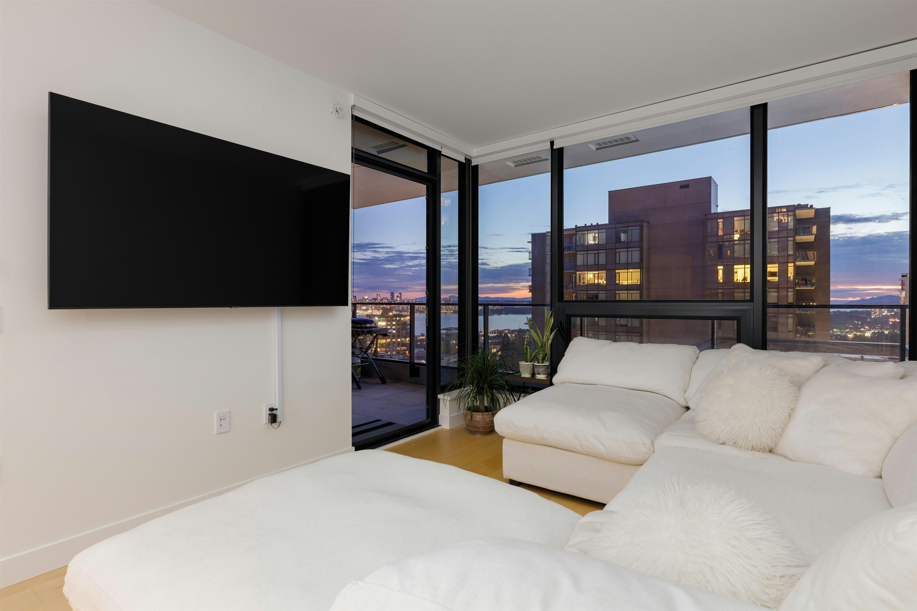 1005-135 E 13th Street, North Vancouver, BC, V7L 0J8 - 6
