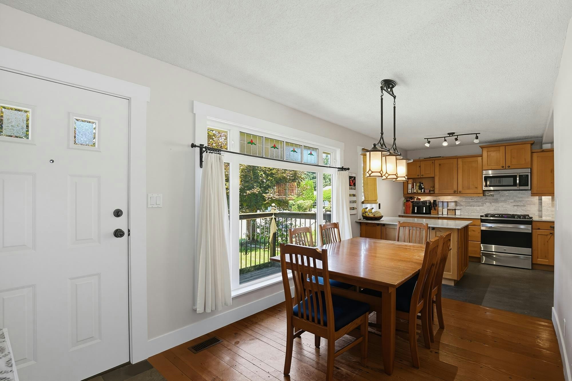 34348 Laburnum Avenue, Abbotsford, BC, V2S 4T9 - 4
