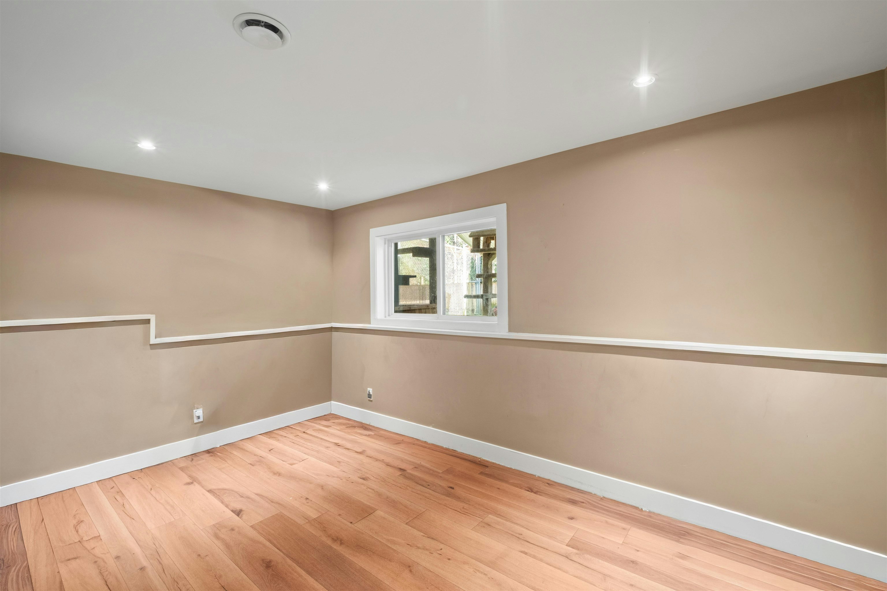 1329 Appin Road, North Vancouver, BC, V7J 2T4 - 10