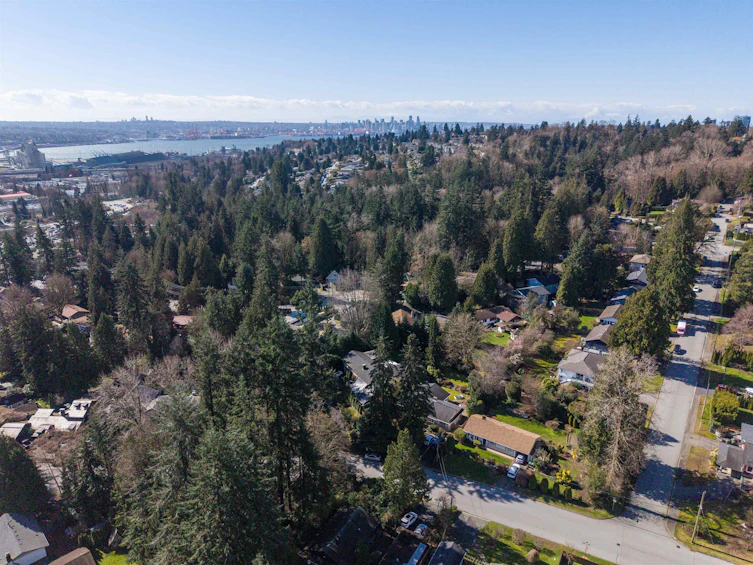 1329 Appin Road, North Vancouver, BC, V7J 2T4 - 27