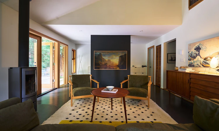 4759 Mountain Highway