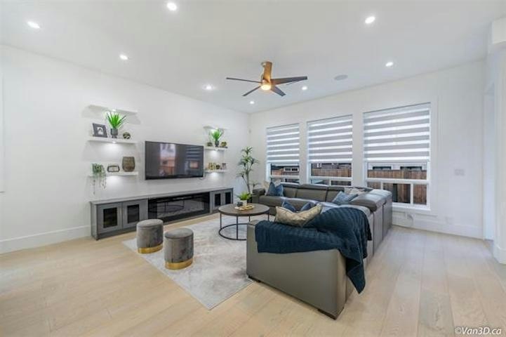 16759 18 Avenue - 5