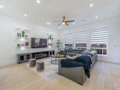 16759 18 Avenue - 5