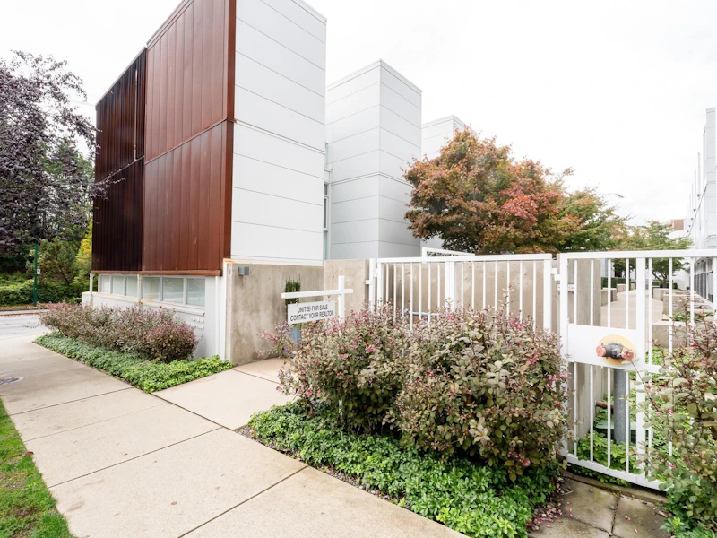 2208 Willow Street, Vancouver BC V5Z 0C8