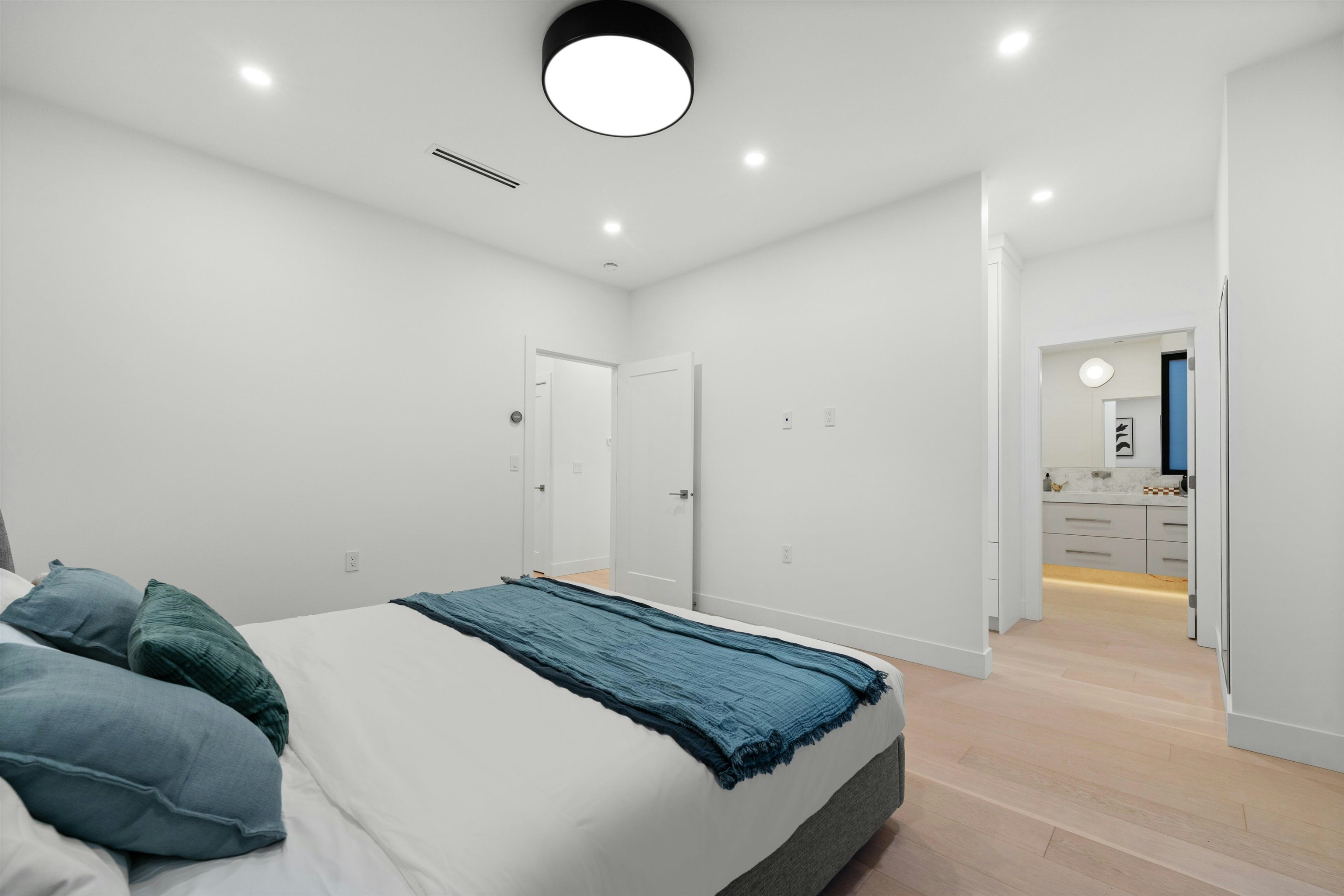 1605 E 21st Avenue, Vancouver, BC, V5N 3V8 - 19