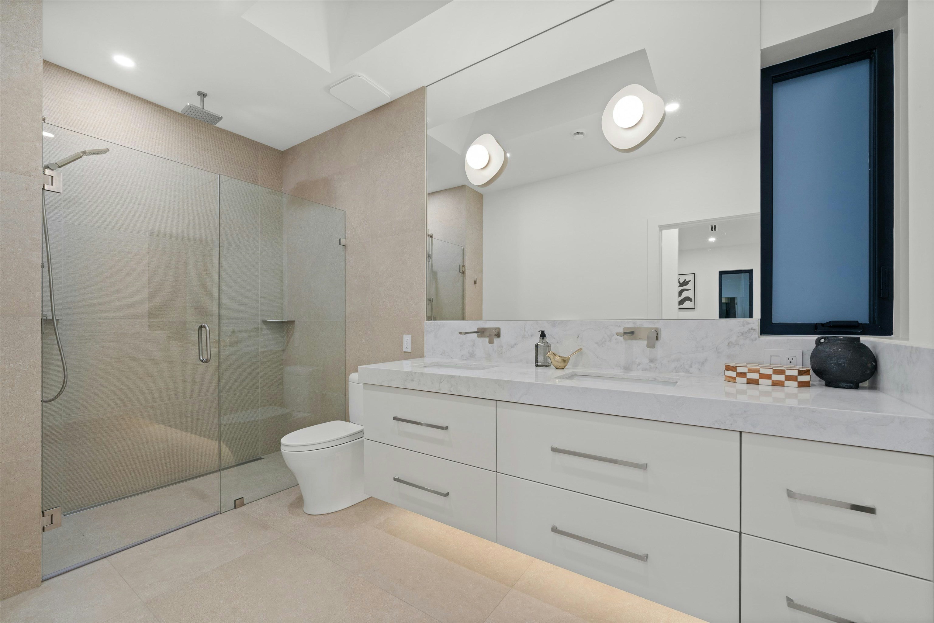 1605 E 21st Avenue, Vancouver, BC, V5N 3V8 - 21