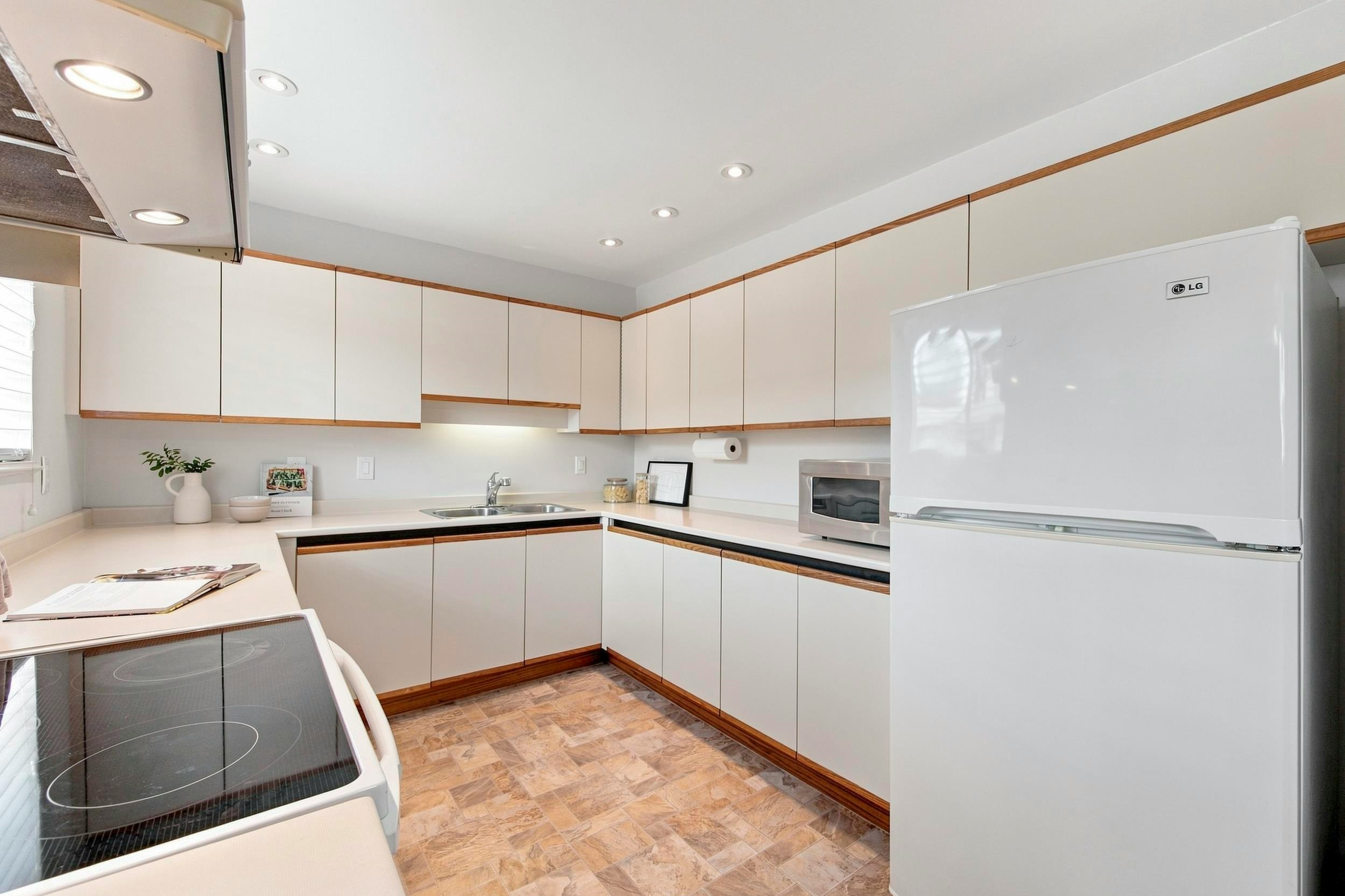 836 Roche Point Drive, North Vancouver, BC, V7H 2T9 - 7