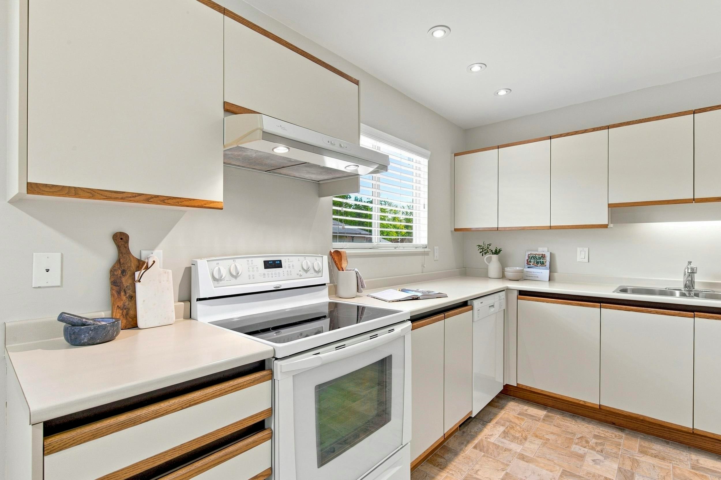 836 Roche Point Drive, North Vancouver, BC, V7H 2T9 - 8