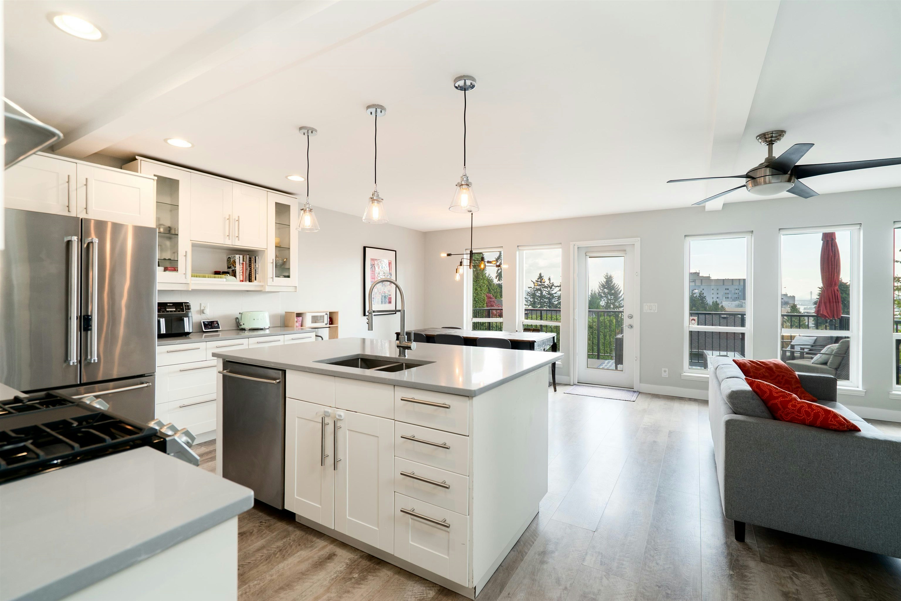 330 Richmond Street - 3
