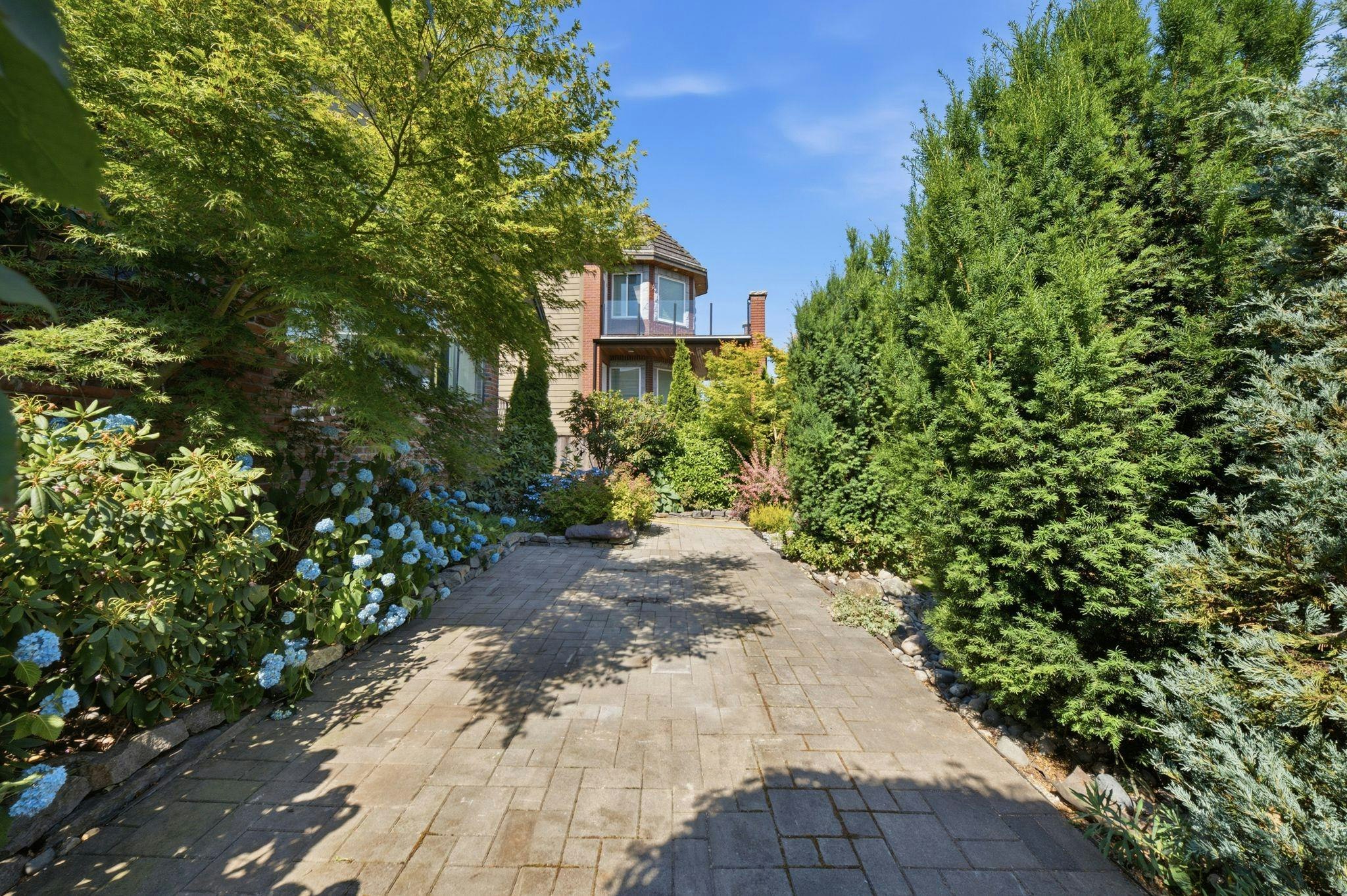 12222 100 Avenue, Surrey, BC, V3V 2X1 - 4