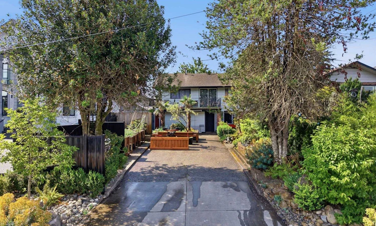 12222 100 Avenue