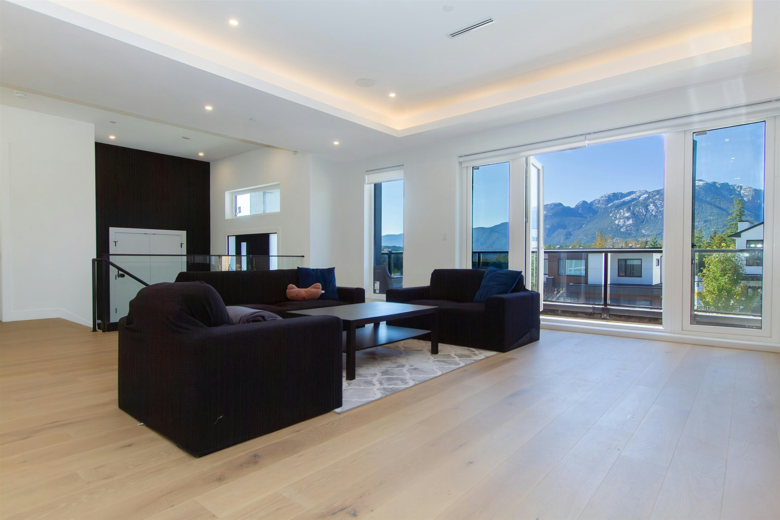 8-3385 Mamquam Road - 2