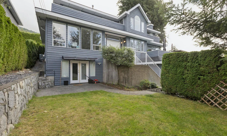 456 Montroyal Boulevard