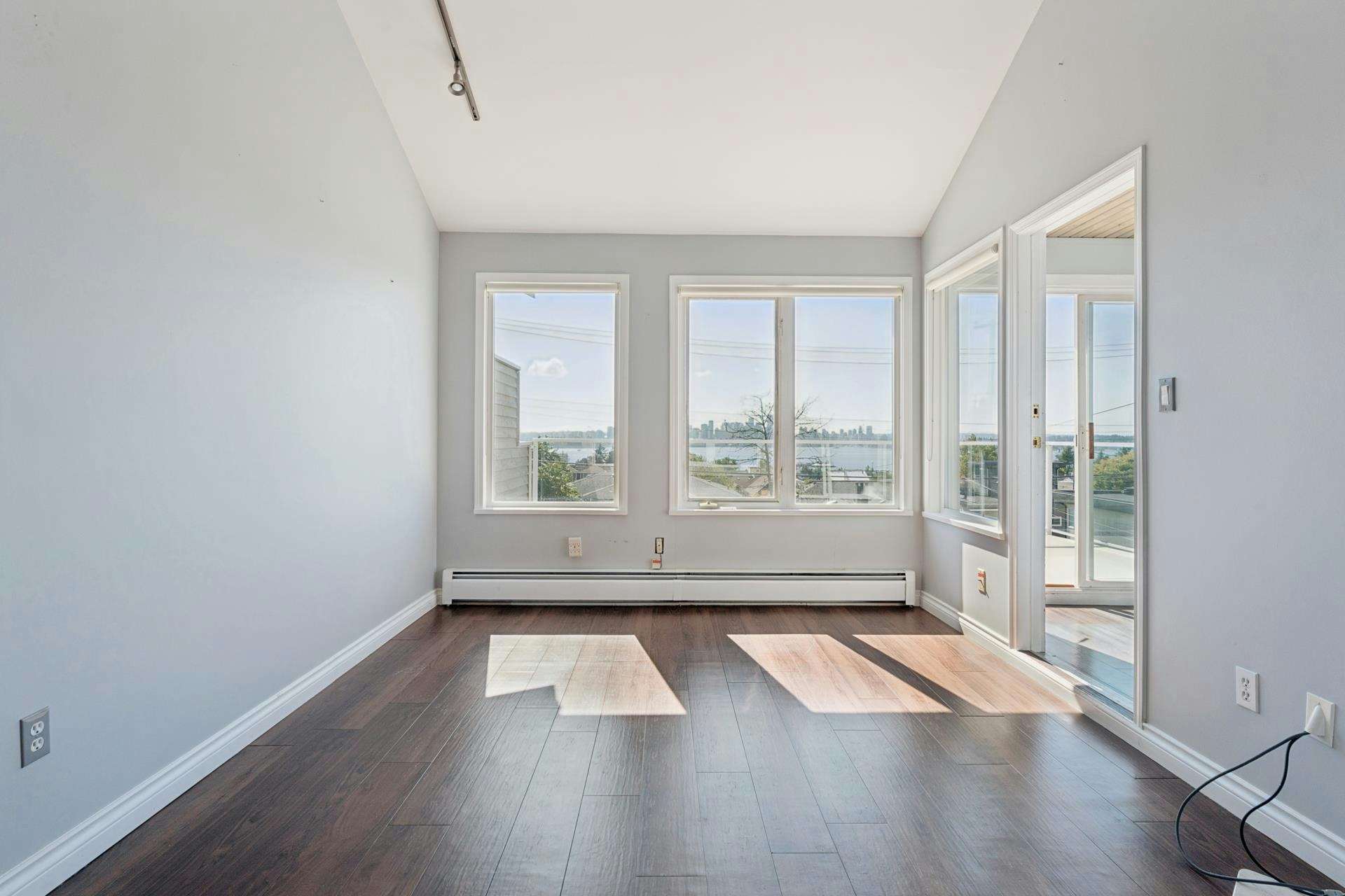 2-221 W 6th Street - 4
