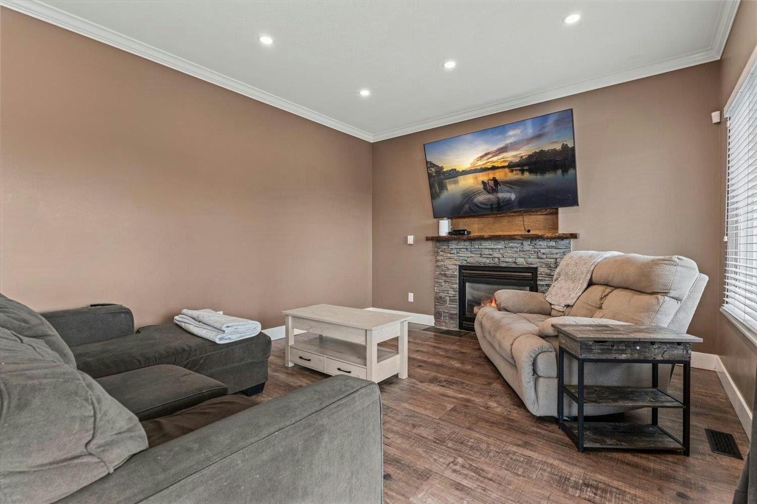 35475 Strathcona Court, Abbotsford, BC, V3G 3A2 - 11