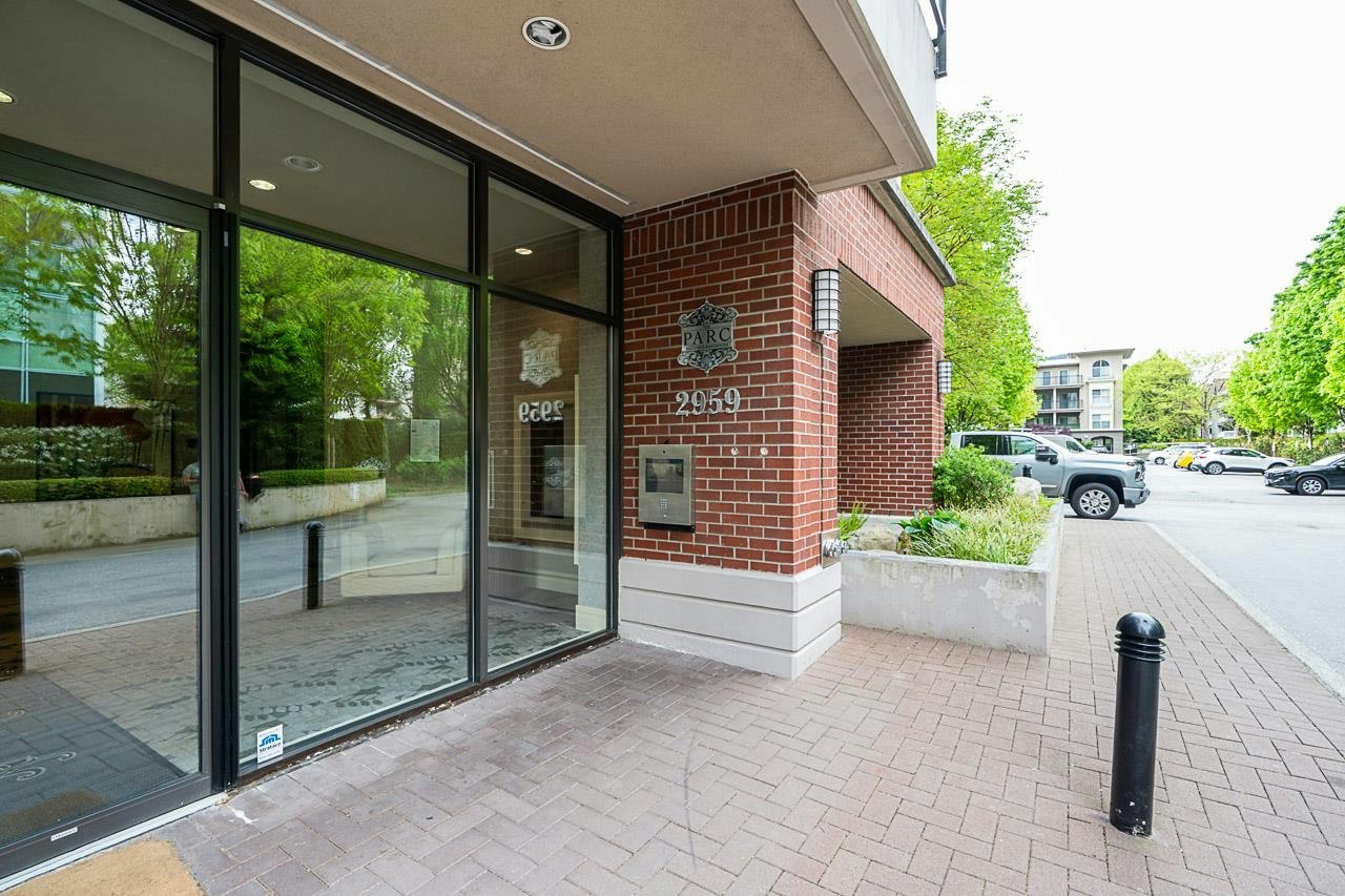 1203-2959 Glen Drive - 4