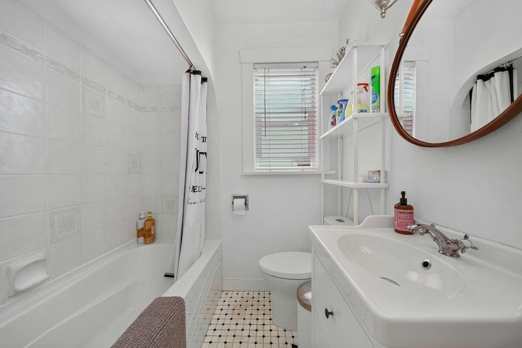 2984 W 39th Avenue, Vancouver, BC, V6N 2Z6 - 11