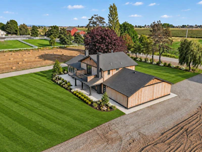 5465 34b Avenue - 2