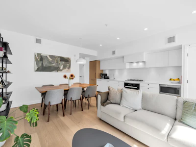 66 W King Edward Avenue - 4