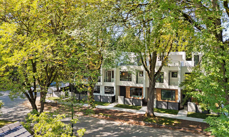 1-1491 Devonshire Crescent