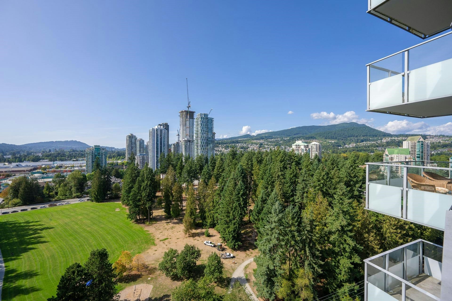 2207-3093 Windsor Gate, Coquitlam, BC, V3B 0N2 - 32