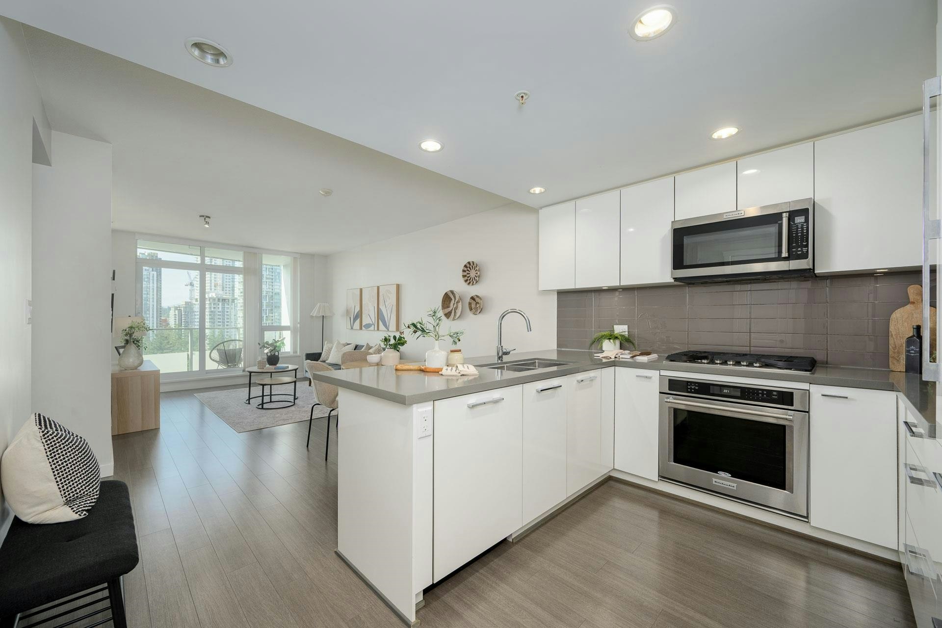 2207-3093 Windsor Gate, Coquitlam, BC, V3B 0N2 - 17