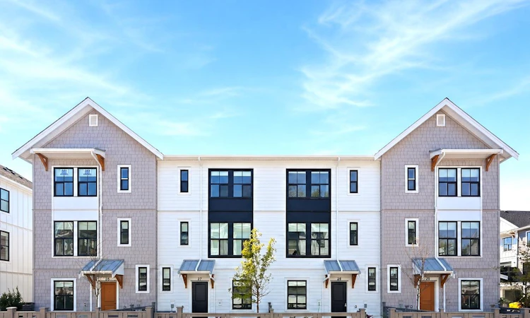 39-7918 204b Street