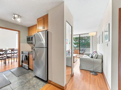 402-1127 Barclay Street - 5