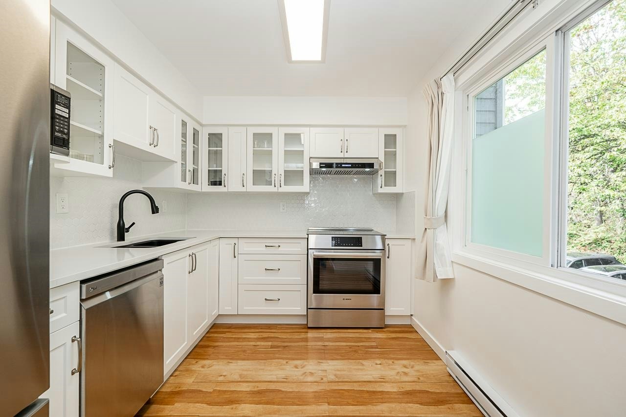 8328 Aspenwood Place, Burnaby, BC, V5A 3V3 - 13