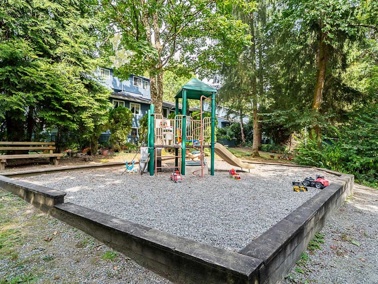 8328 Aspenwood Place, Burnaby, BC, V5A 3V3 - 38