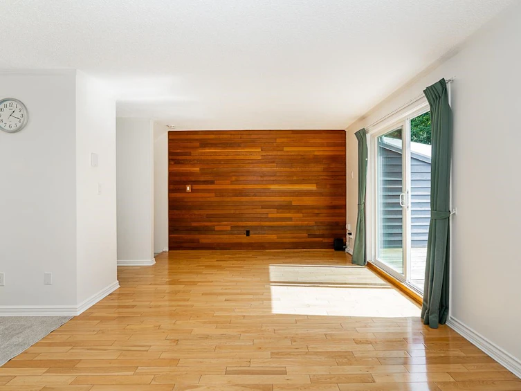 8328 Aspenwood Place, Burnaby, BC, V5A 3V3 - 8