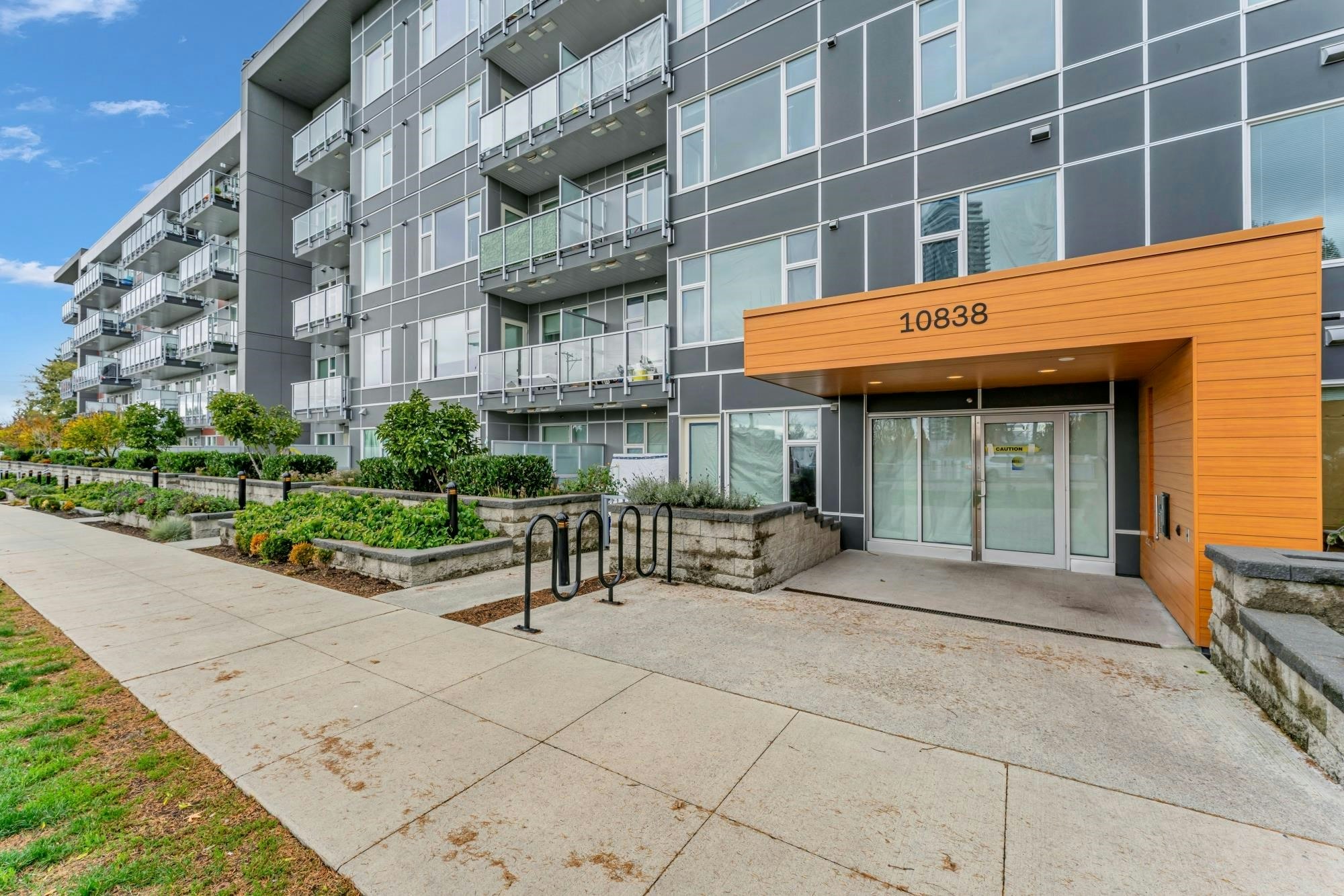 516-10838 Whalley Boulevard, Surrey, BC, V3R 0G8