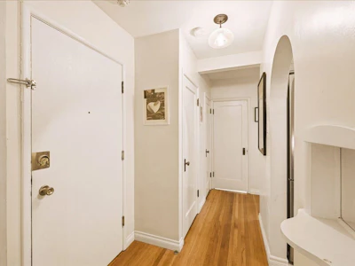 6-985 Jervis Street - 4