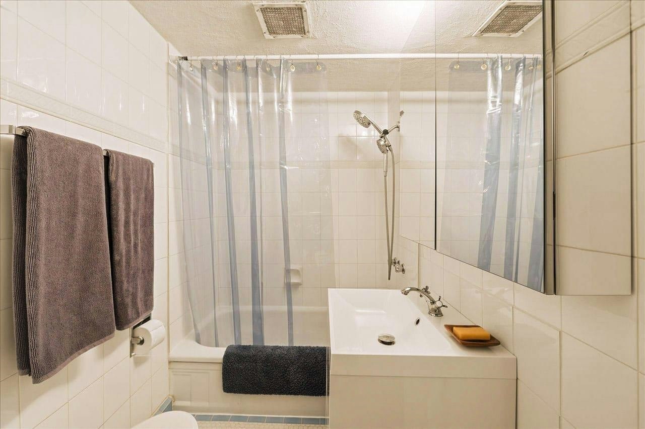 6-985 Jervis Street, Vancouver, BC, V6E 2B7 - 22