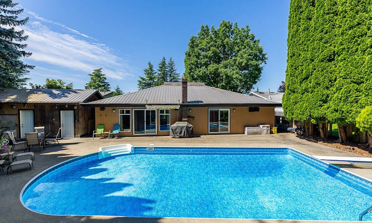 3762 Nanaimo Crescent
