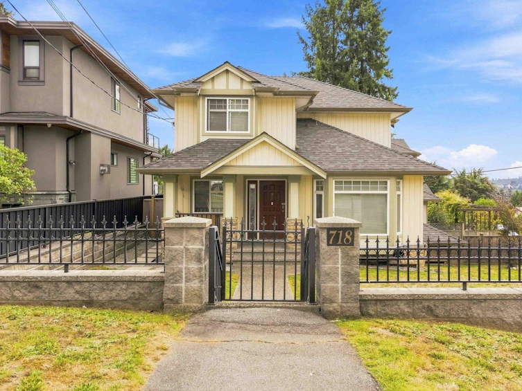 718 Delestre Avenue, Coquitlam, BC, V3K 2G3