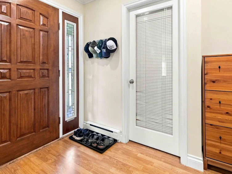 718 Delestre Avenue, Coquitlam, BC, V3K 2G3 - 2