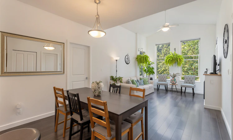 401-265 Ross Drive