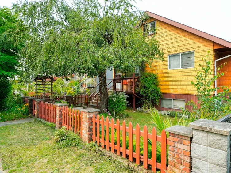 3017 E 17th Avenue, Vancouver, BC, V5M 2N5